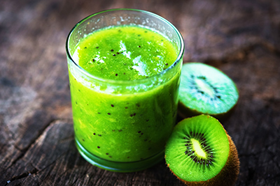 glass of pure kiwi juice