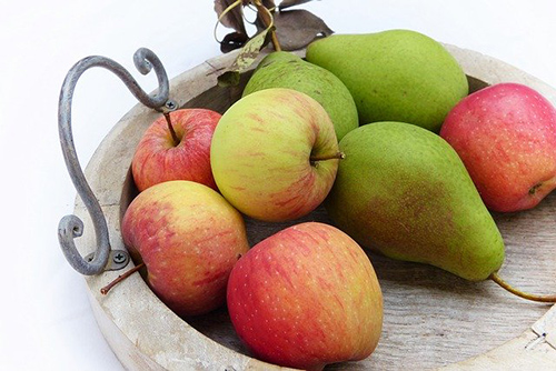 IBS food list: Image of apples and pears