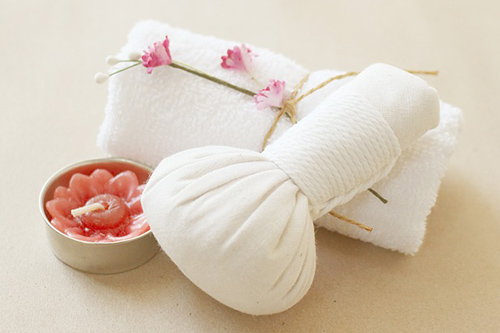 herbal compress massage benefits