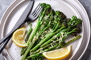 lemons used as dressing on asparagus