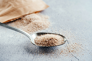 soluble fiber on on a spoon