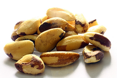 a bunch of Brazil nuts