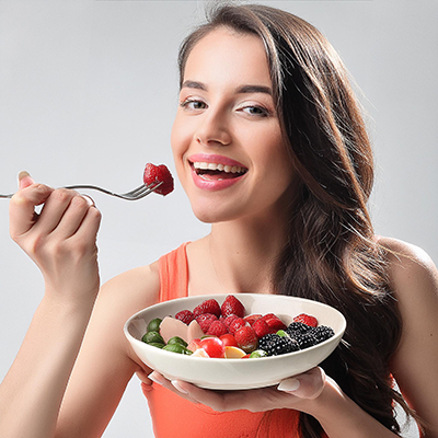 woman eating a heart healthy meal